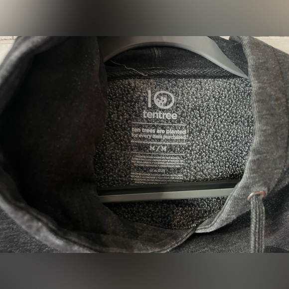 Women’s 10 Tree or Tentree Sweater/Hoodie - Picture 3 of 6
